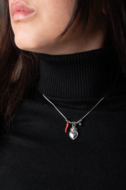 COLLANA 'Cuore sacro e peperoncino' Argento